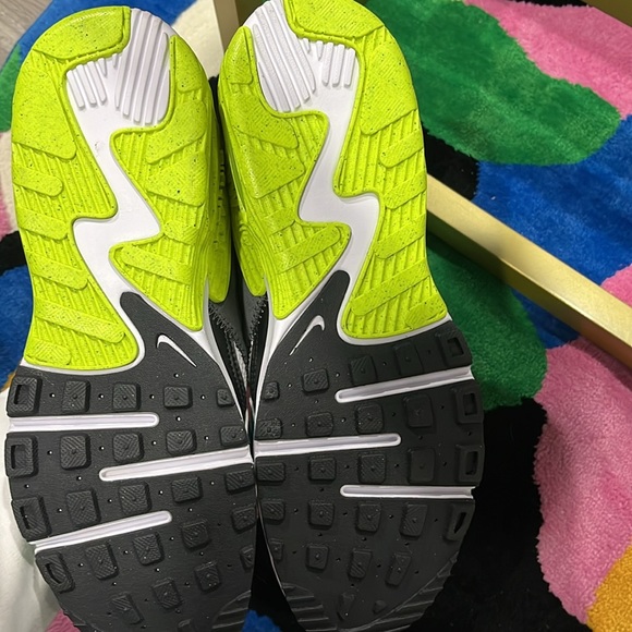 Brand new shoes for for sale for men 100% authentic green neon - Picture 6 of 7